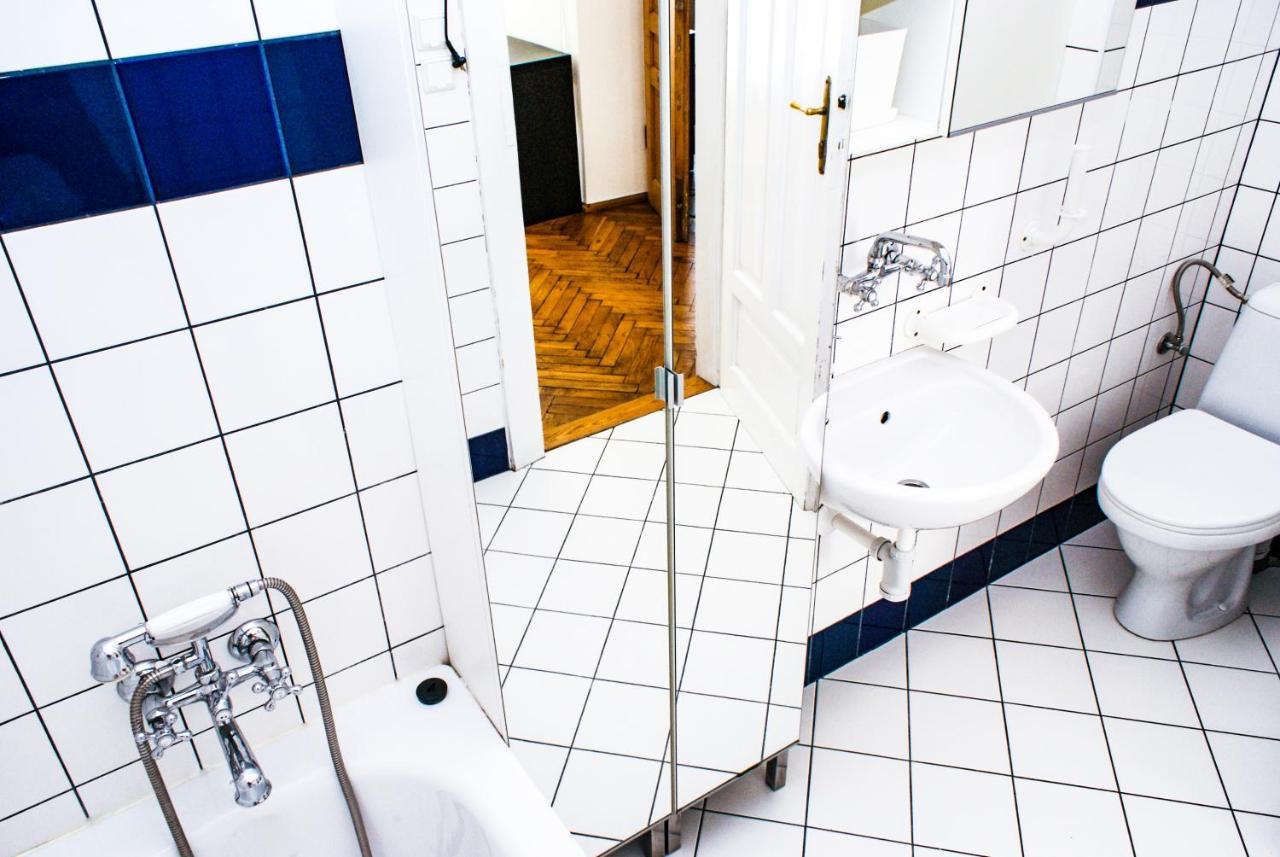 Large And Cozy Apartment 60 M2, Cracow Old Town Kraków Exteriör bild